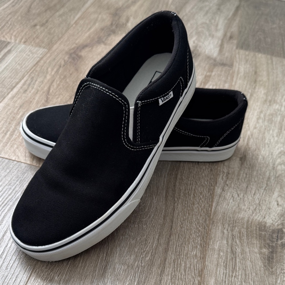 Vans Men's Black and White Asher Slip-On Shoes Size 8.5
